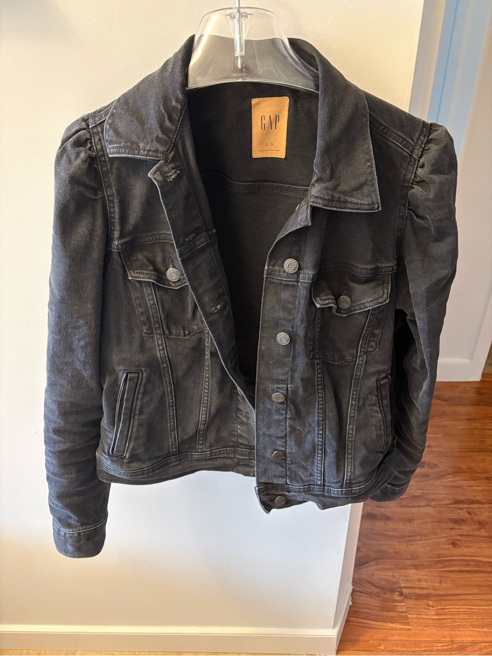 VGUC Black Denim GAP Puffed Sleeve Denim Jacket